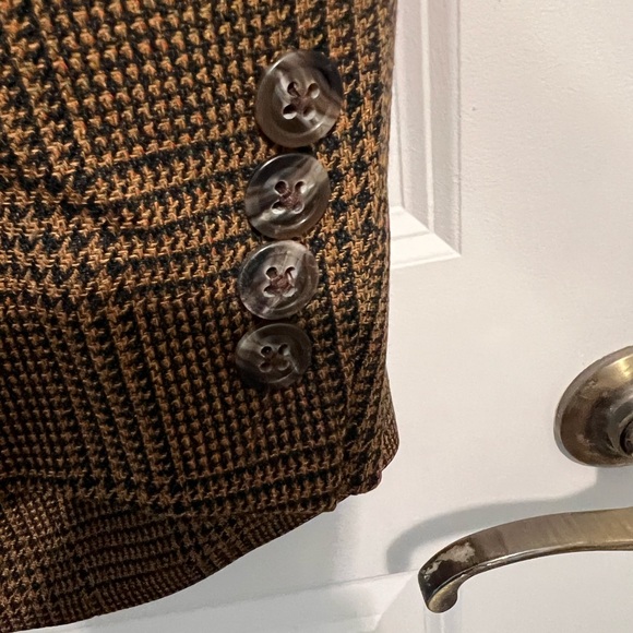 VINTAGE HART SCHAFFNER & MARX - JACOBSON’S TAN/ BLACK CHECK MENS SPORT COAT - Picture 7 of 8